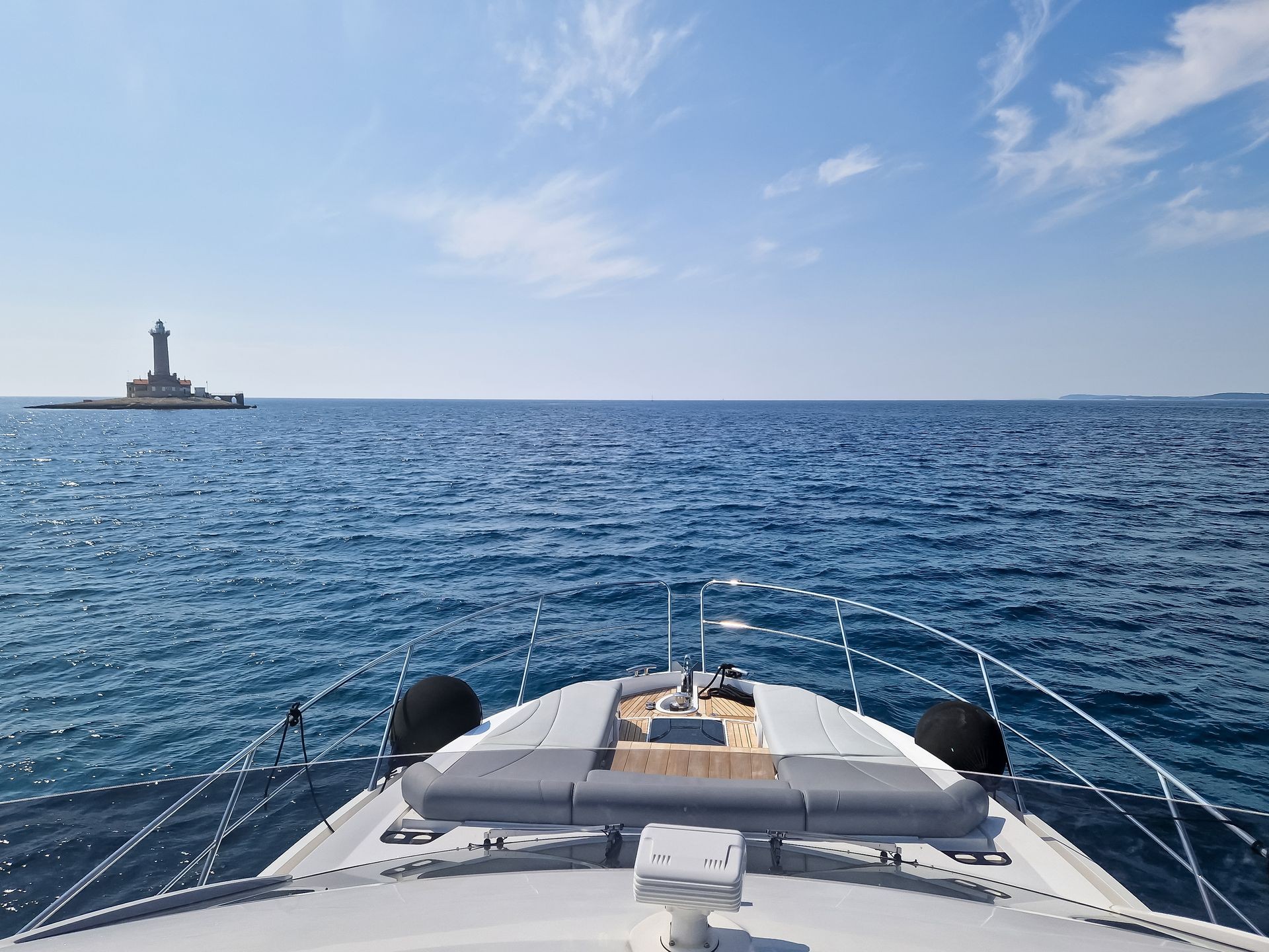 Skipper and Navigation Services